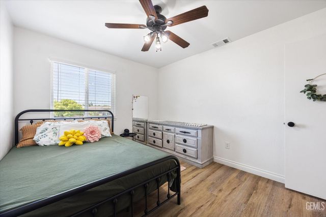 11404 Jimrik Avenue, Bakersfield, CA 93312