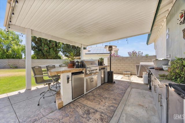 11404 Jimrik Avenue, Bakersfield, CA 93312
