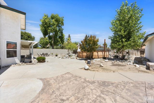 11404 Jimrik Avenue, Bakersfield, CA 93312