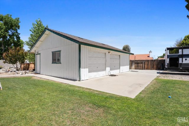 11404 Jimrik Avenue, Bakersfield, CA 93312
