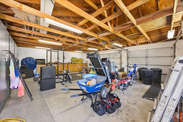 11404 Jimrik Avenue, Bakersfield, CA 93312