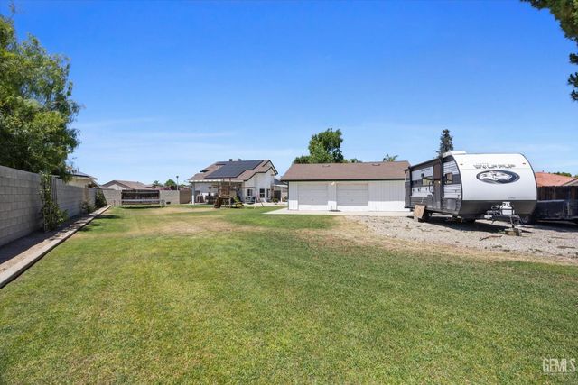 11404 Jimrik Avenue, Bakersfield, CA 93312