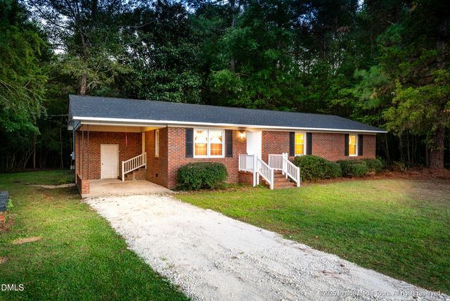 305 British Road, Kinston, NC 28501