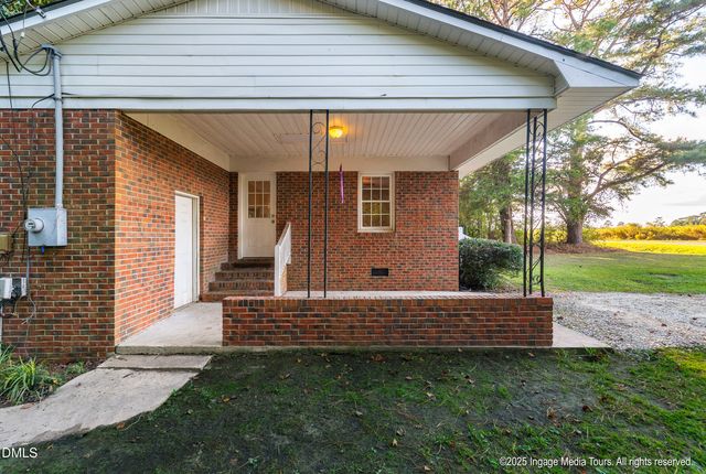 305 British Road, Kinston, NC 28501