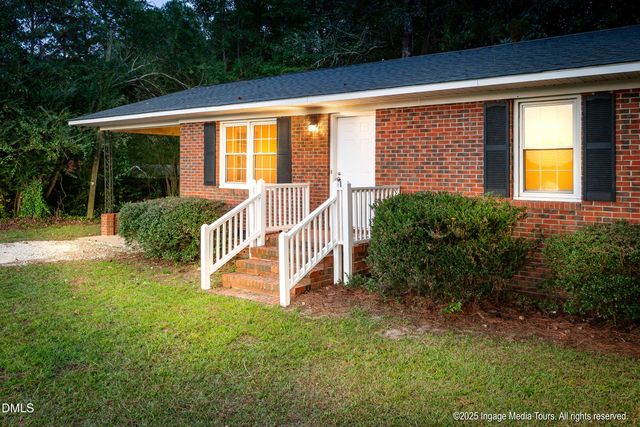 305 British Road, Kinston, NC 28501