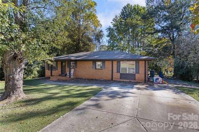 208 Park Road, Mount Holly, NC 28120