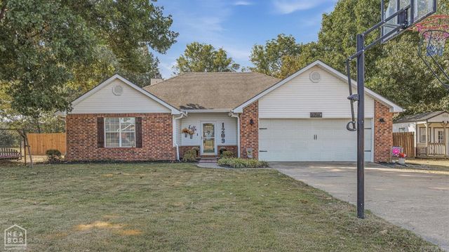 1209 Hidden Valley Drive, Jonesboro, AR 72404