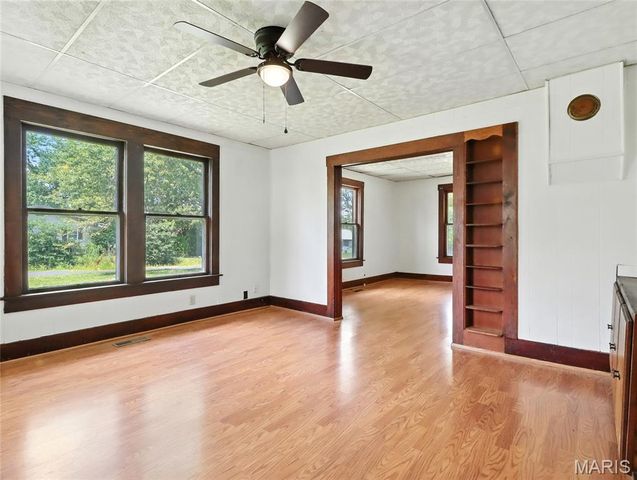 300 E Clouse Street, Mountain Grove, MO 65711