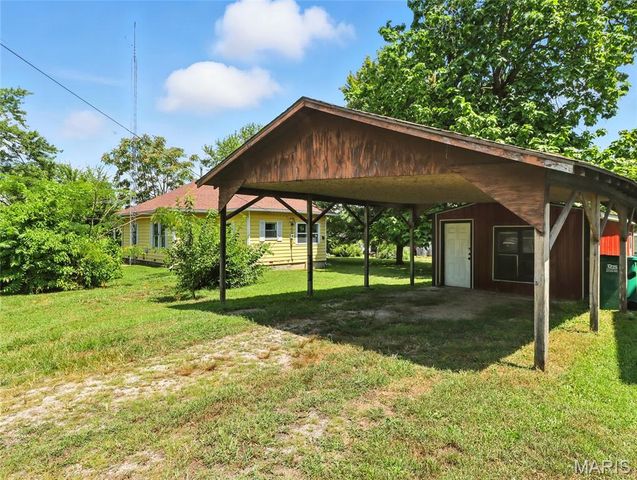 300 E Clouse Street, Mountain Grove, MO 65711
