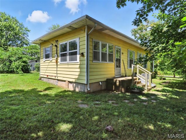 300 E Clouse Street, Mountain Grove, MO 65711