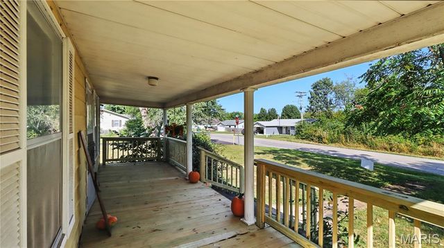 300 E Clouse Street, Mountain Grove, MO 65711