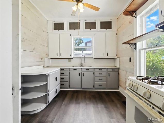 300 E Clouse Street, Mountain Grove, MO 65711