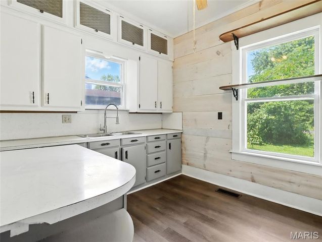 300 E Clouse Street, Mountain Grove, MO 65711