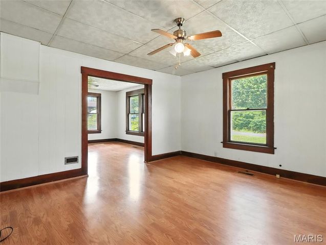 300 E Clouse Street, Mountain Grove, MO 65711