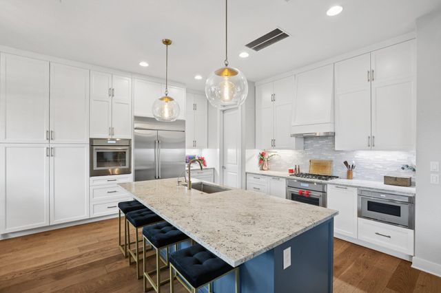 101 Cascading Water PL, Austin, TX 78734
