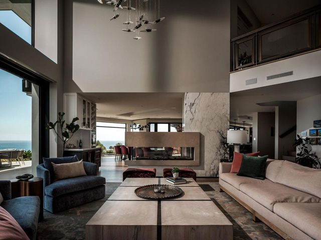 5416 Candlelight Dr, La Jolla, CA 92037