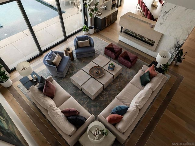 5416 Candlelight Dr, La Jolla, CA 92037