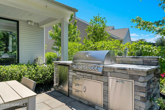 53 Sofia Drive, Manalapan, NJ 07726