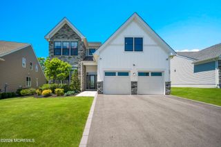 53 Sofia Drive, Manalapan, NJ 07726