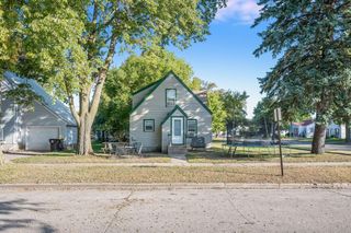 323 E 9th Street, Fairmont, MN 56031