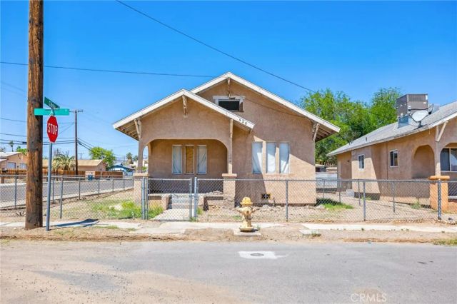 518 A St, Needles, CA 92363