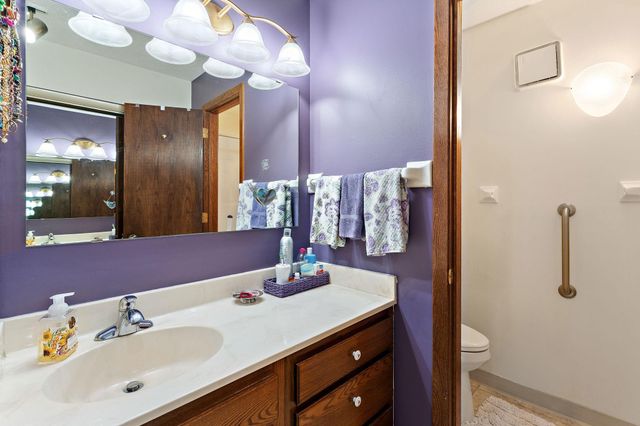 10540 43rd Avenue N 203, Plymouth, MN 55442