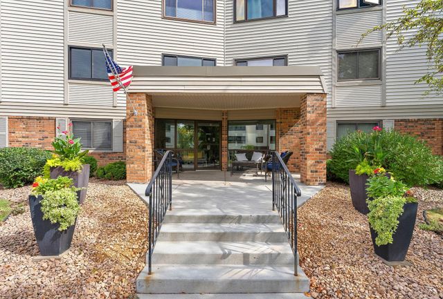 10540 43rd Avenue N 203, Plymouth, MN 55442