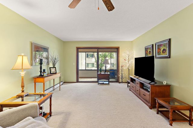 10540 43rd Avenue N 203, Plymouth, MN 55442