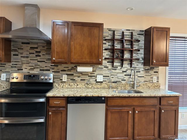 24 Alice Court 1st Floor, East Rockaway, NY 11518