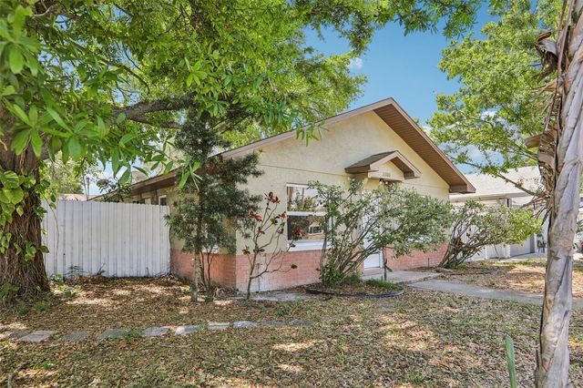 2800 13TH AVENUE N, St Petersburg, FL 33713