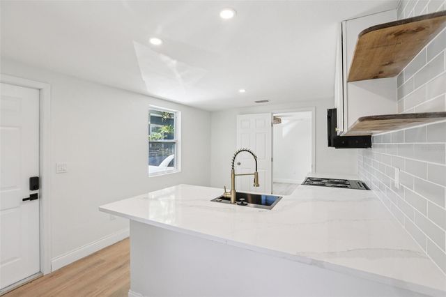 2800 13TH AVENUE N, St Petersburg, FL 33713