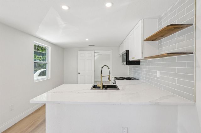 2800 13TH AVENUE N, St Petersburg, FL 33713