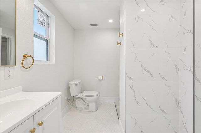 2800 13TH AVENUE N, St Petersburg, FL 33713