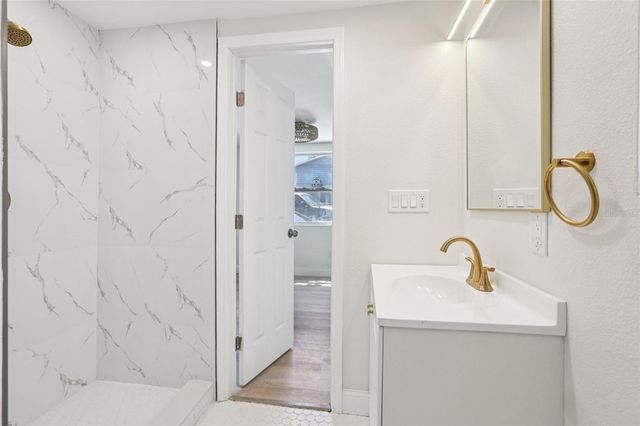 2800 13TH AVENUE N, St Petersburg, FL 33713