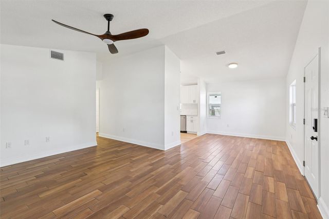 2800 13TH AVENUE N, St Petersburg, FL 33713