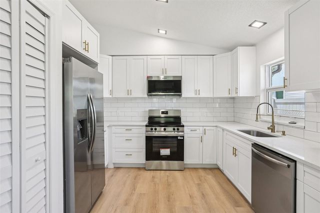 2800 13TH AVENUE N, St Petersburg, FL 33713