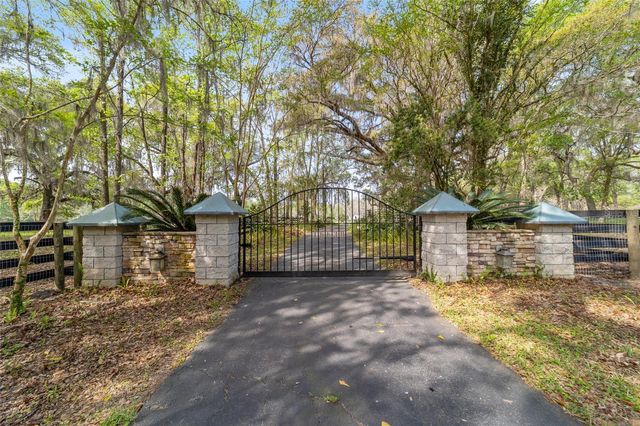 16638 N HIGHWAY 329, Reddick, FL 32686