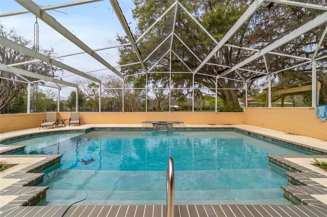 16638 N HIGHWAY 329, Reddick, FL 32686