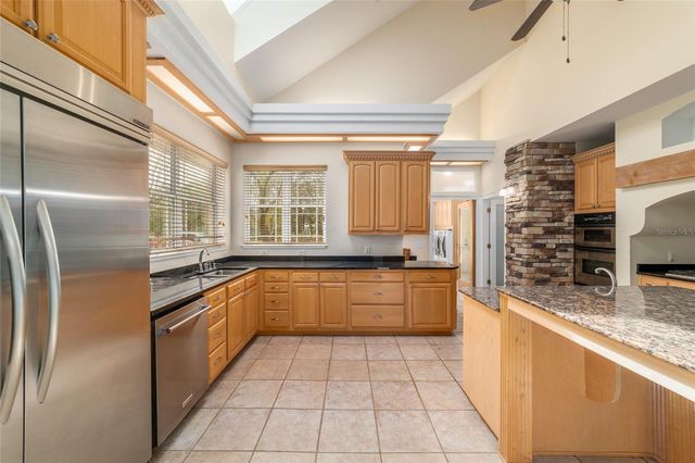 16638 N HIGHWAY 329, Reddick, FL 32686