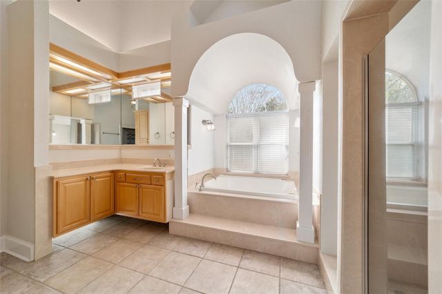 16638 N HIGHWAY 329, Reddick, FL 32686