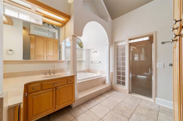 16638 N HIGHWAY 329, Reddick, FL 32686