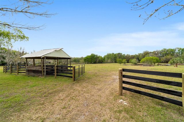 16638 N HIGHWAY 329, Reddick, FL 32686