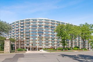 1630 Sheridan Road 4A, Wilmette, IL 60091
