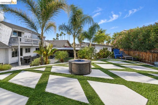 1515 Willow Lake Rd, Discovery Bay, CA 94505