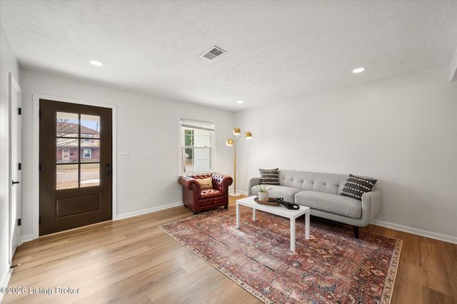 2508 Cottonwood Dr, Louisville, KY 40242