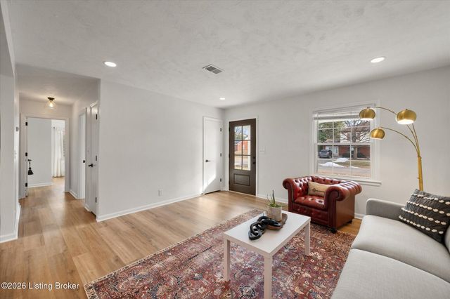 2508 Cottonwood Dr, Louisville, KY 40242