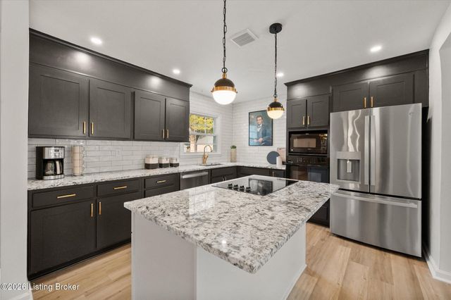 2508 Cottonwood Dr, Louisville, KY 40242