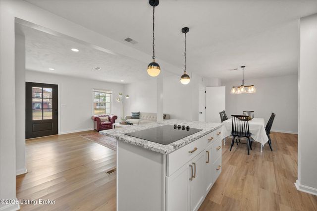 2508 Cottonwood Dr, Louisville, KY 40242