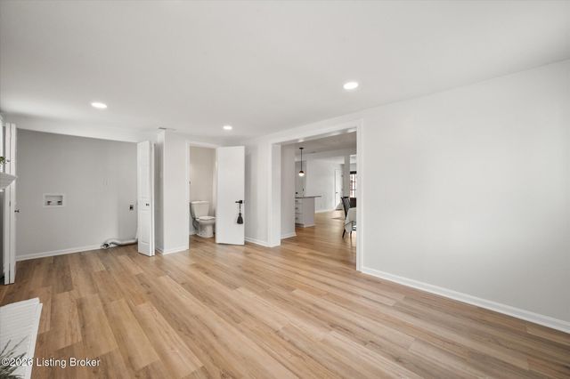 2508 Cottonwood Dr, Louisville, KY 40242