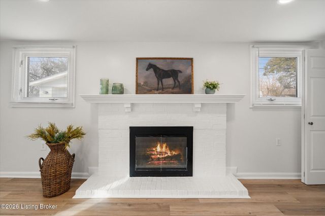 2508 Cottonwood Dr, Louisville, KY 40242